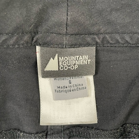 Mountain Equipment Co-op Black capris - Picture 2 of 4
